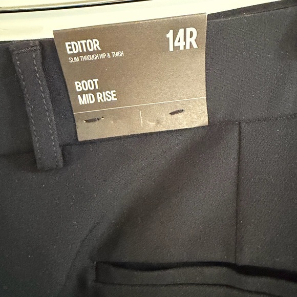 Express Editor Boot Mid-Rise Pants in Black - Picture 4 of 6